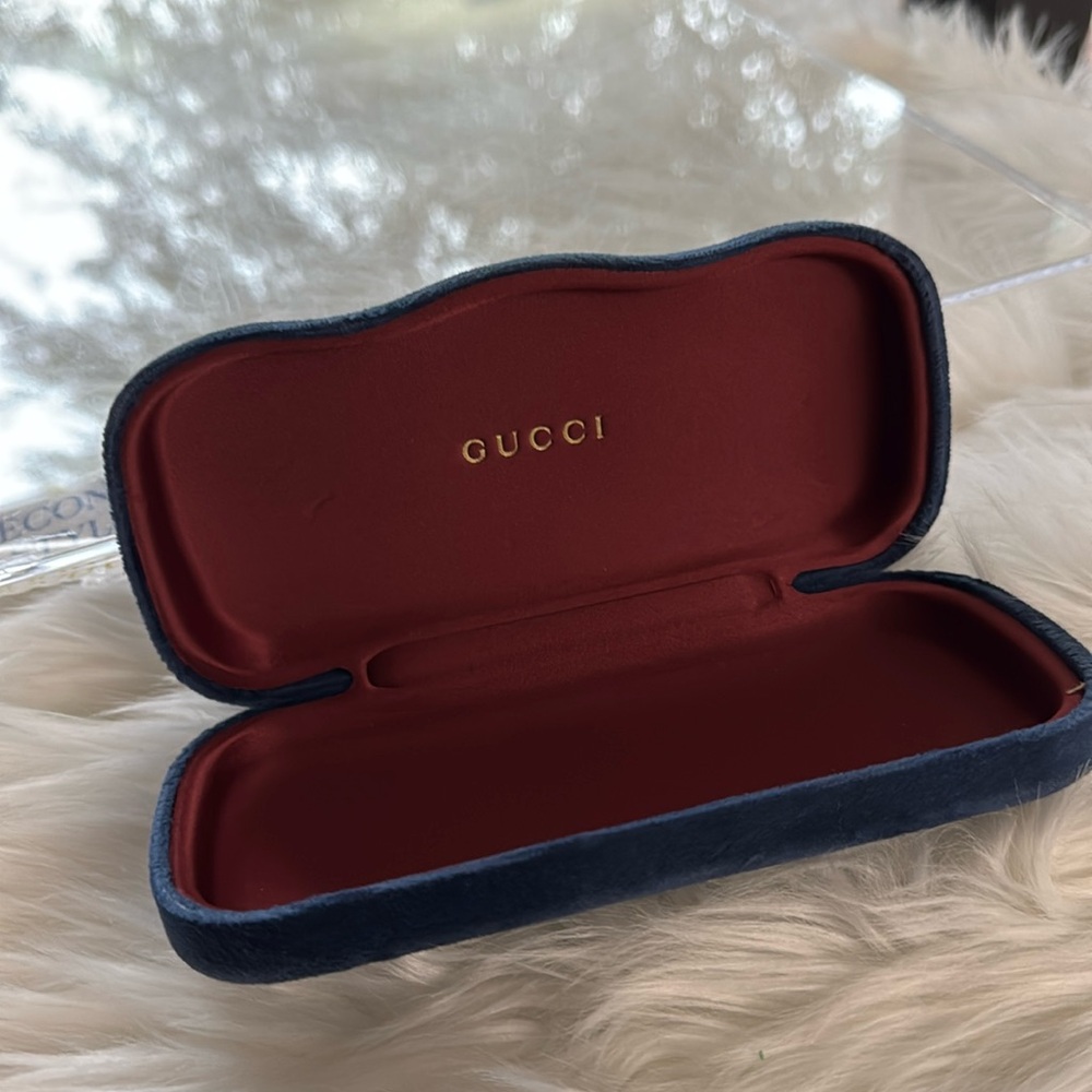 GUCCI blue eyeglass case with burgundy interior